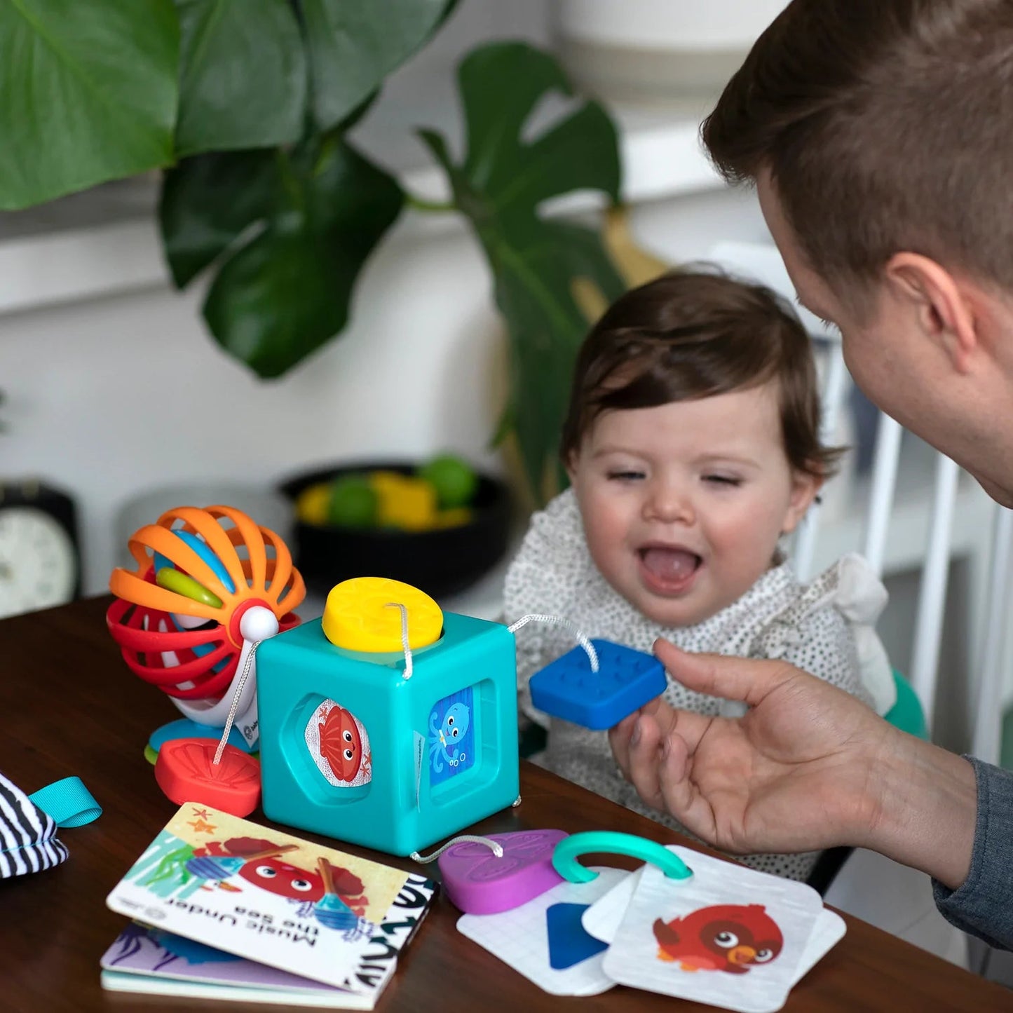 Professora™ dos primeiros sentidos e formas do bebê